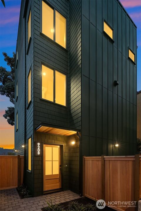 Photo of 920 34th Avenue #B, Seattle, WA 98122 (MLS # 2466263)