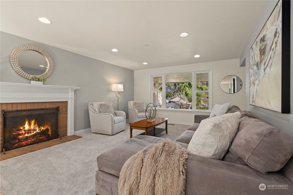 Photo of 15819 SE 49th Street, Bellevue, WA 98006 (MLS # 2217248)