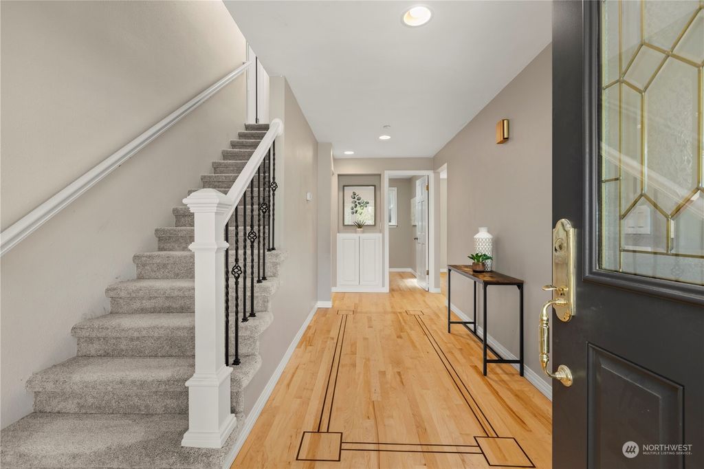 Photo of 15819 SE 49th Street, Bellevue, WA 98006 (MLS # 2217248)