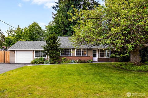 Photo of 7441 NE 145th St ST, Kirkland, WA 98034 (MLS # 2574386)