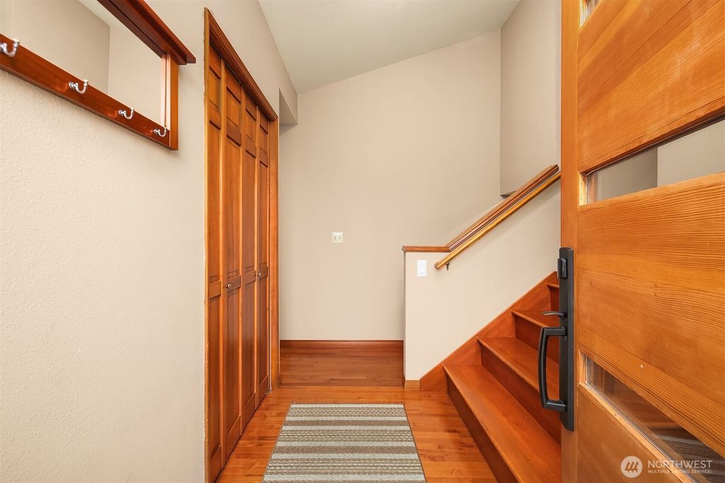 Photo of 902 7th Avenue S, Edmonds, WA 98020 (MLS # 2469014)