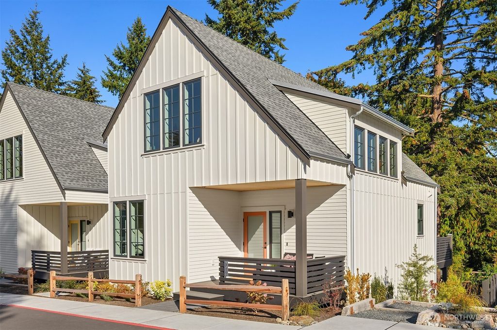 Photo of 2216 NE 125th Street, Seattle, WA 98125 (MLS # 2432561)