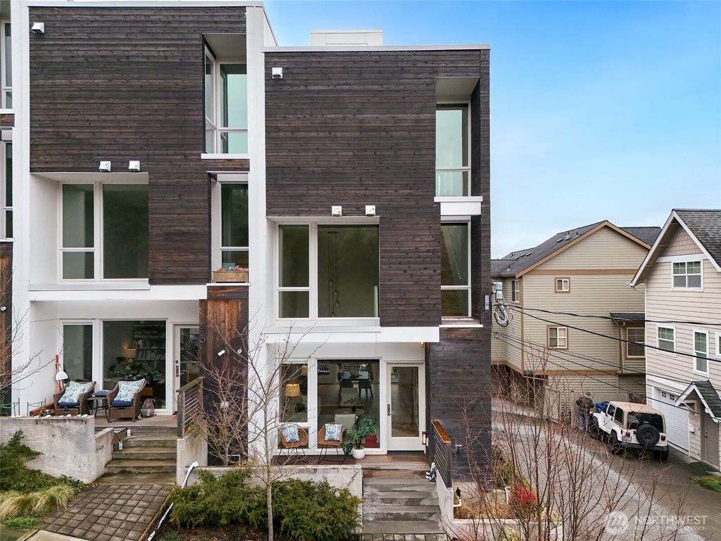 Photo of 418 W Barrett Street, Seattle, WA 98119 (MLS # 2333991)