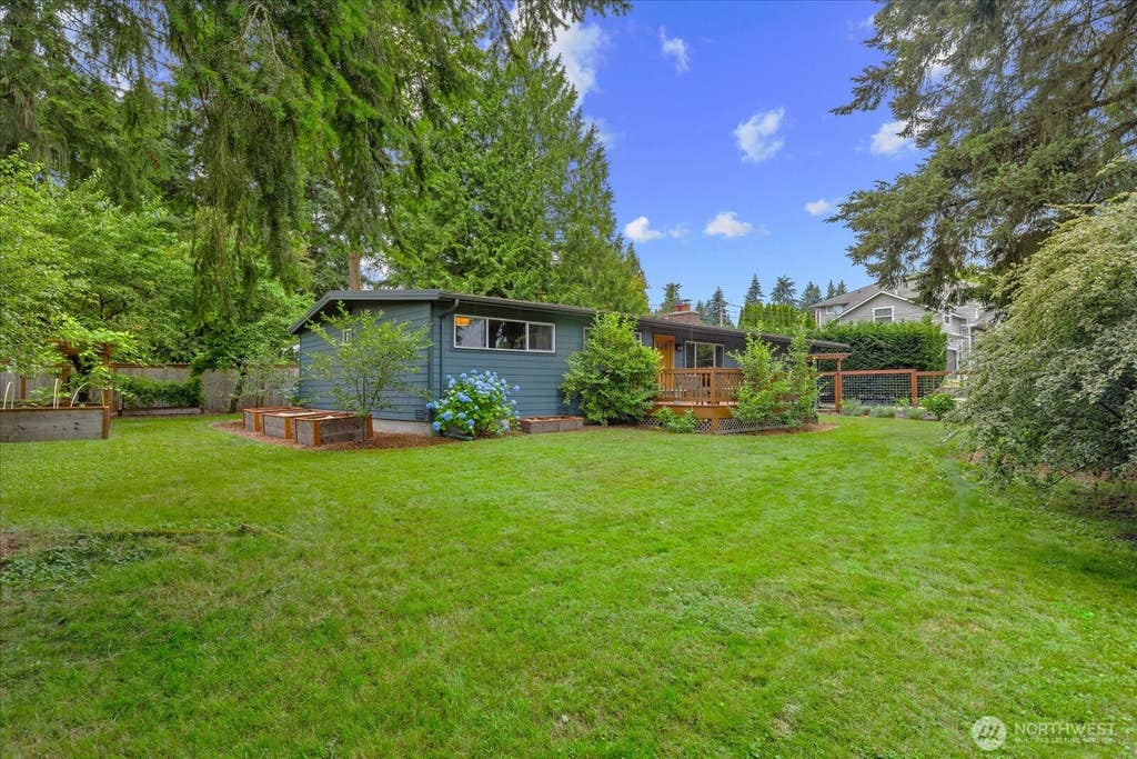 Photo of 19405 58th Avenue NE, Kenmore, WA 98028 (MLS # 2552045)