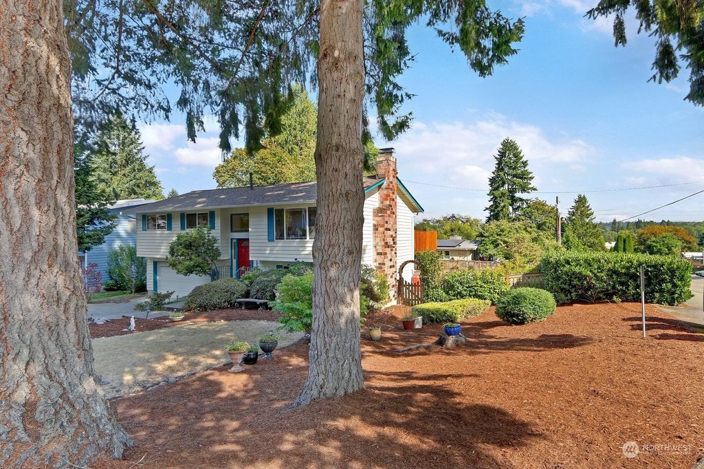 Photo of 18126 94th Avenue NE, Bothell, WA 98011 (MLS # 2163011)