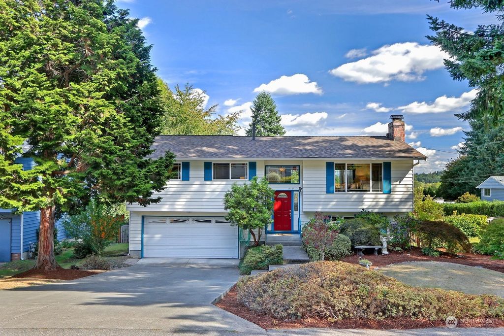 Photo of 18126 94th Avenue NE, Bothell, WA 98011 (MLS # 2163011)