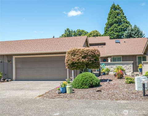 Photo of 575 Peardale Lane #11, Longview, WA 98632 (MLS # 2553200)