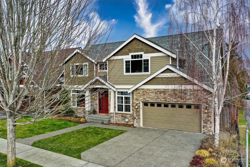 Photo of 3236 NE 100th Street, Seattle, WA 98125 (MLS # 2032998)