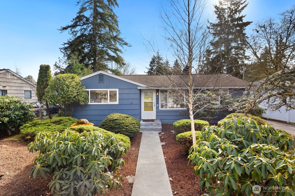 Photo of 2109 N 158th Street, Shoreline, WA 98133 (MLS # 2342306)