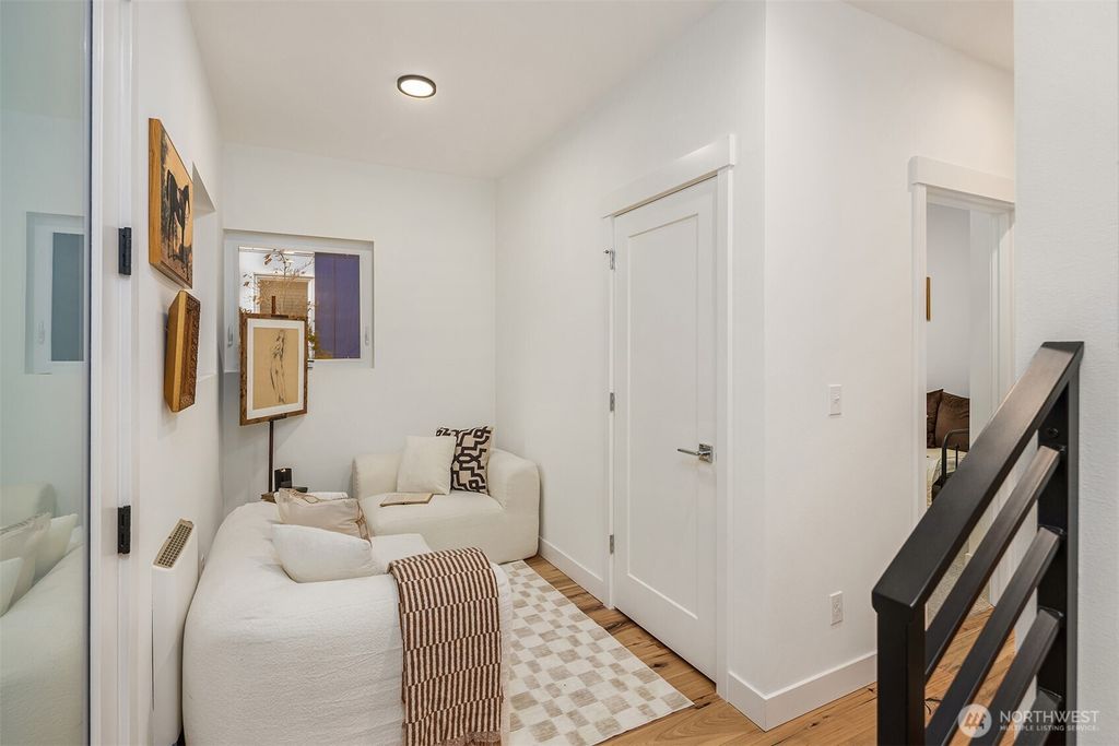 Photo of 1827 14th Avenue #B, Seattle, WA 98122 (MLS # 2515245)