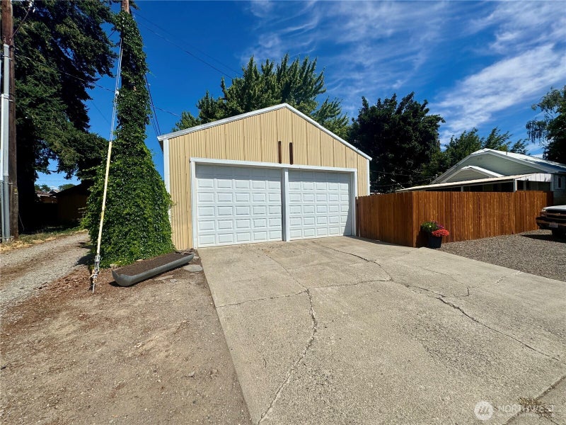 411 S Sprague Street