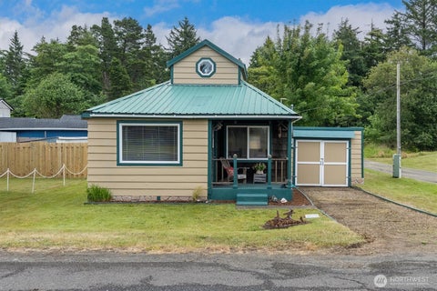 Photo of 26202 R Street, Ocean Park, WA 98640 (MLS # 2548259)