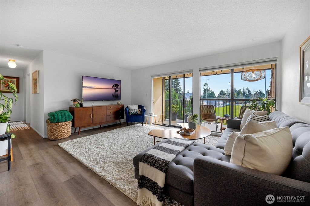 Photo of 13201 Linden Avenue N #402, Seattle, WA 98133 (MLS # 2341499)