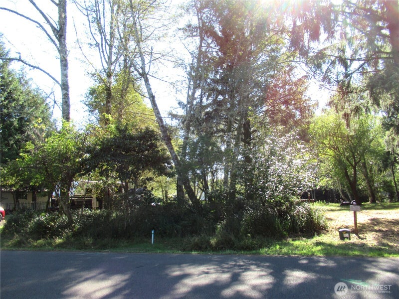 861 Hassalo Avenue SE