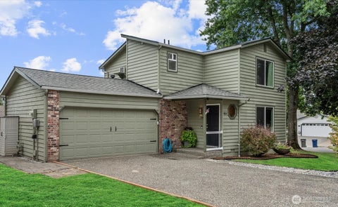 Photo of 9834 NE 140th Place, Kirkland, WA 98034 (MLS # 2544712)