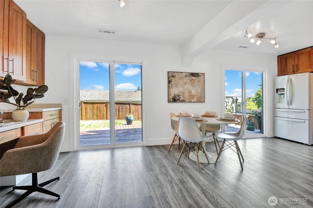 Photo of 9834 NE 140th Place, Kirkland, WA 98034 (MLS # 2544712)