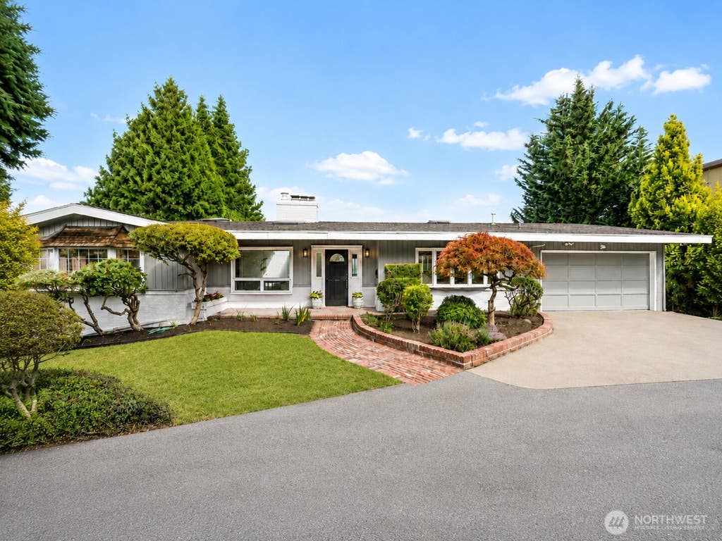 Photo of 4232 Shoreclub Drive, Mercer Island, WA 98040 (MLS # 2544498)