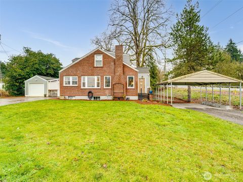 Photo of 1510 S Kinnear Street, Kelso, WA 98626 (MLS # 2480257)