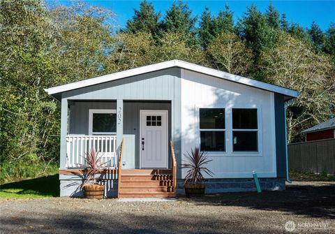 202 E Rain Street Ocean Shores WA 98569