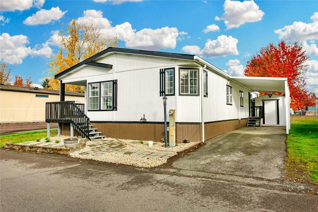 Photo of 300 Park Avenue #58, Buckley, WA 98321 (MLS # 2599159)