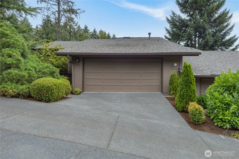 Photo of 104 168th Avenue NE, Bellevue, WA 98008 (MLS # 2563619)