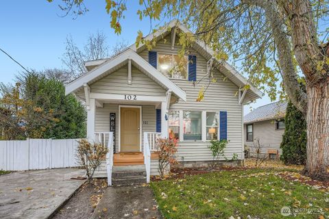 Photo of 102 N Street NE, Auburn, WA 98002 (MLS # 2455972)