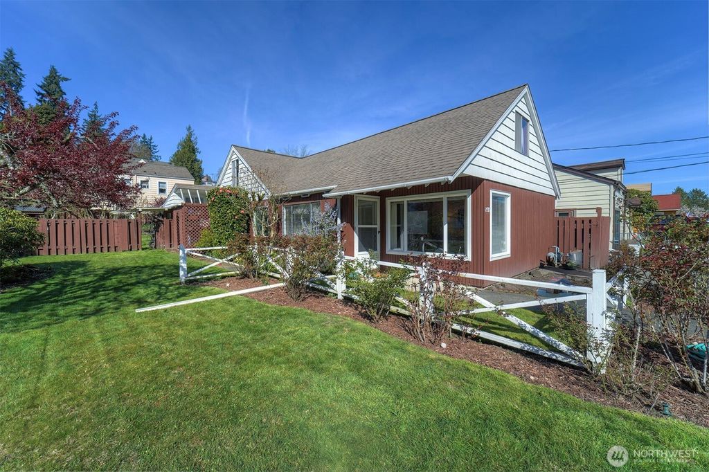 Photo of 1537 Snyder Avenue, Bremerton, WA 98312 (MLS # 2500187)