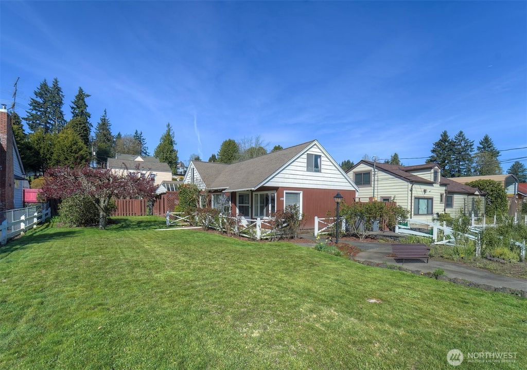 Photo of 1537 Snyder Avenue, Bremerton, WA 98312 (MLS # 2500187)
