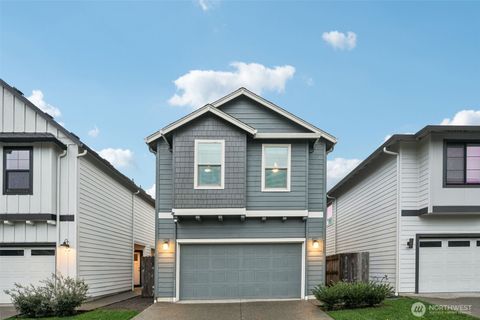 Photo of 1121 N Auburn Place, Ridgefield, WA 98642 (MLS # 2455110)