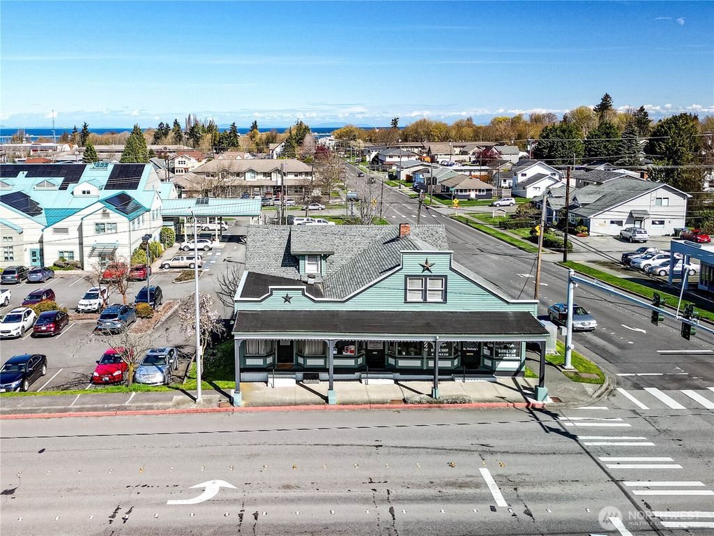 Photo of 720 S Peabody Street, Port Angeles, WA 98362 (MLS # 2498754)
