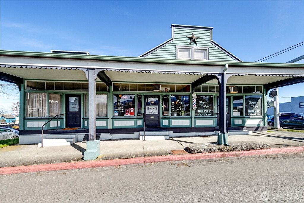 Photo of 720 S Peabody Street, Port Angeles, WA 98362 (MLS # 2498754)