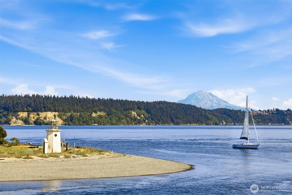 Photo of 2819 Harborview Drive NW, Gig Harbor, WA 98335 (MLS # 2573289)