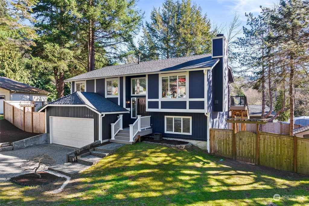 Photo of 10810 107th Place NE, Kirkland, WA 98033 (MLS # 2039645)