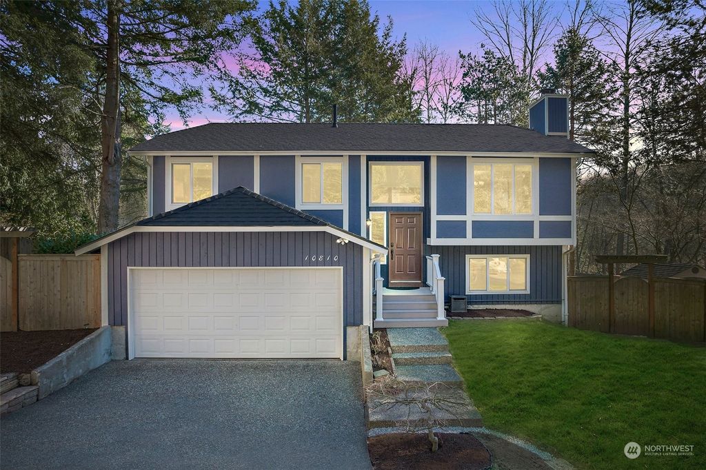 Photo of 10810 107th Place NE, Kirkland, WA 98033 (MLS # 2039645)