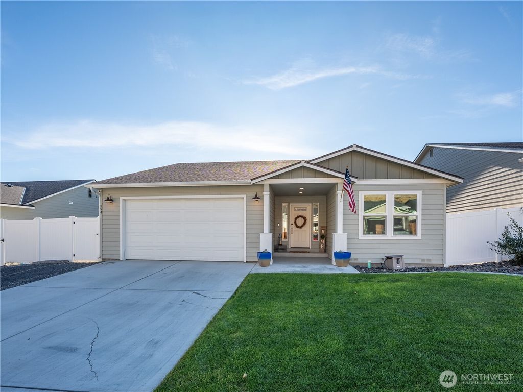 Photo of 394 Hammond Lane, Rock Island, WA 98850 (MLS # 2446694)