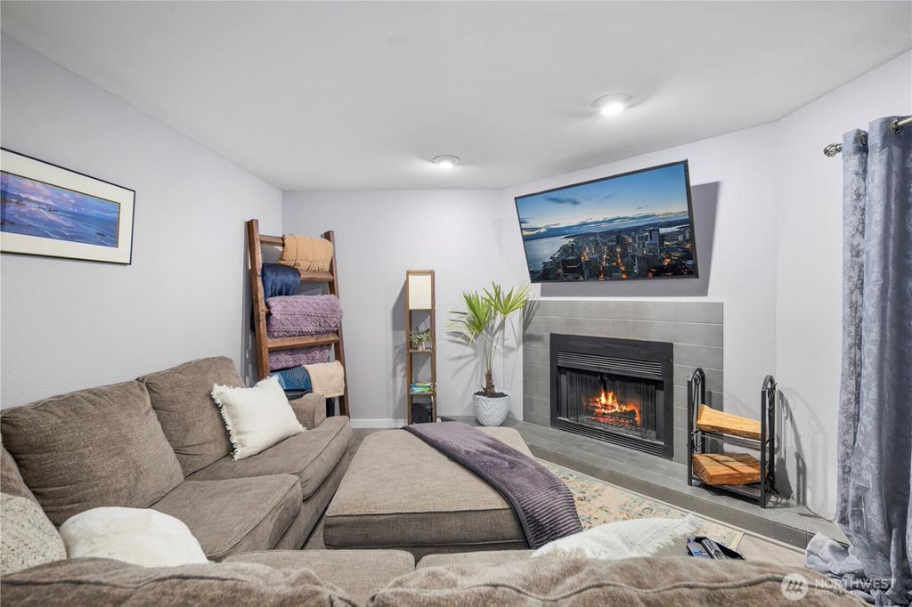 Photo of 4118 212th Street SW #C103, Mountlake Terrace, WA 98043 (MLS # 2516566)
