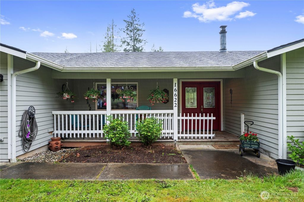 Photo of 16622 80th Avenue NW, Stanwood, WA 98292 (MLS # 2514565)