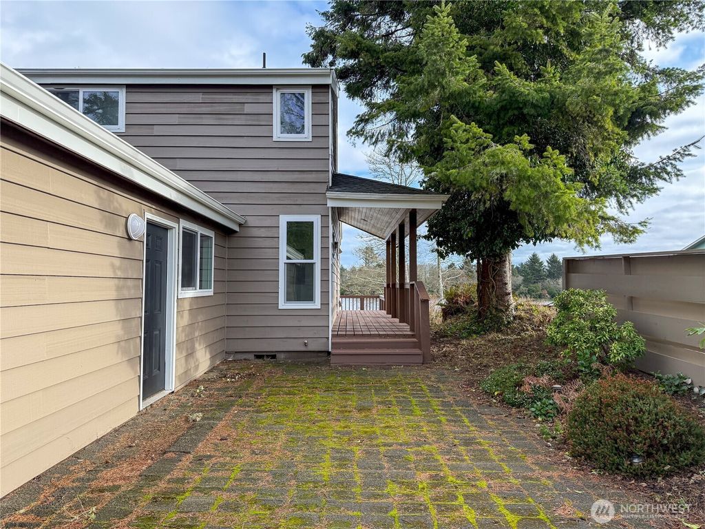 Photo of 586 Mount Olympus Avenue SE, Ocean Shores, WA 98569 (MLS # 2482541)