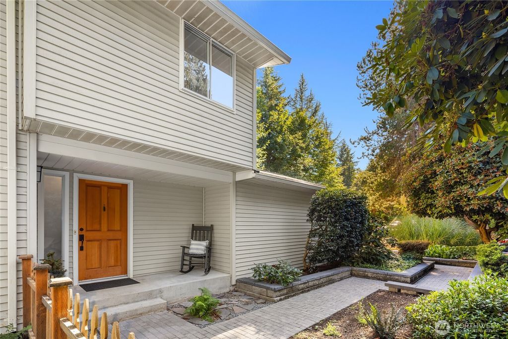 Photo of 15106 122nd Court NE, Kirkland, WA 98034 (MLS # 2437797)