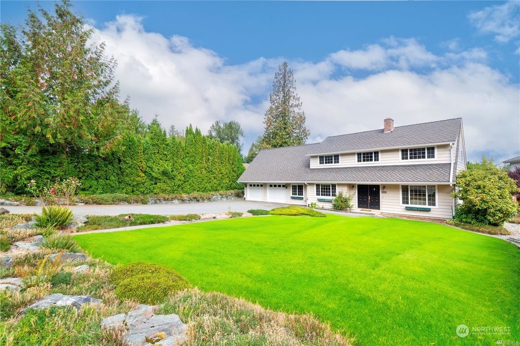 Photo of 14020 NE 84th Street, Redmond, WA 98052 (MLS # 2191916)