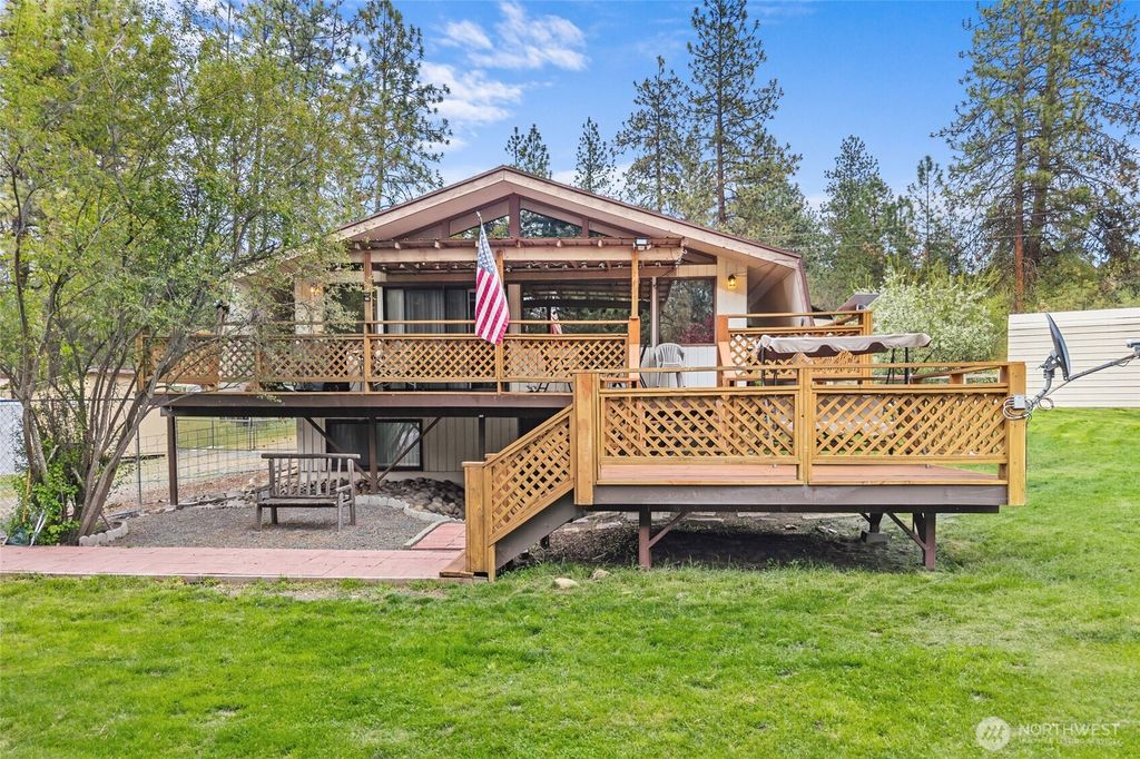 Photo of 1367 Kettle Park Road, Kettle Falls, WA 99141 (MLS # 2518242)