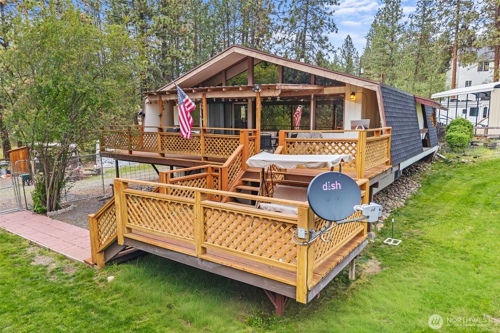Photo of 1367 Kettle Park Road, Kettle Falls, WA 99141 (MLS # 2518242)