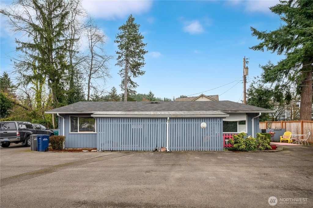 Photo of 200 210 Rainier Boulevard N, Issaquah, WA 98027 (MLS # 2500560)