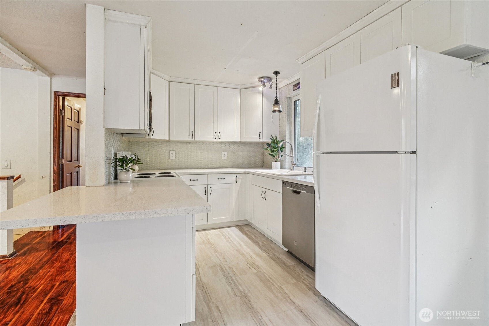 4332 Riverside Avenue W