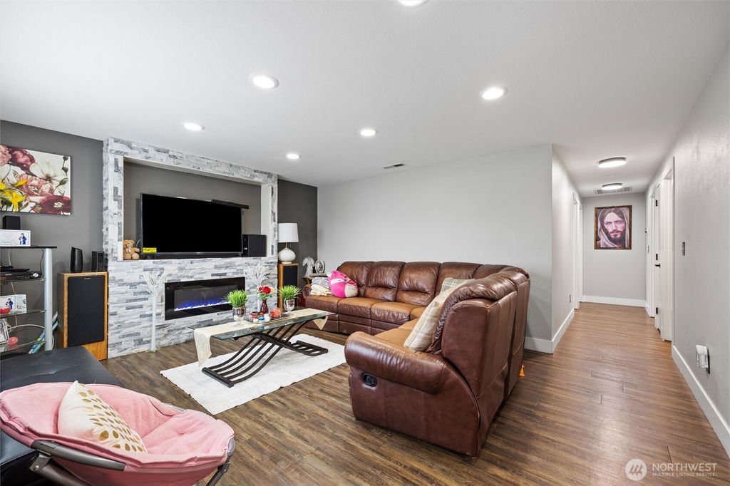 Photo of 8104 Spieden Court St, Pasco, WA 99301 (MLS # 2459418)