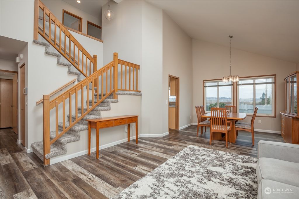 Photo of 606 S 32nd Place, Renton, WA 98055 (MLS # 2051738)