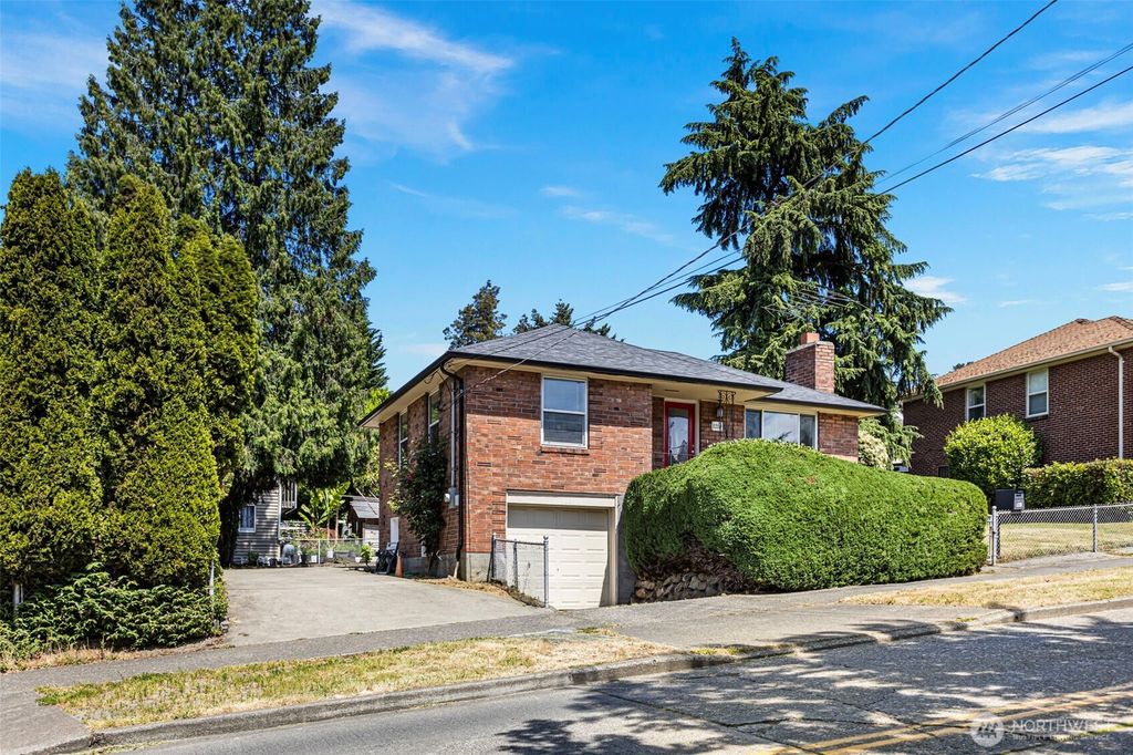 Photo of 1210 S Lucile Street, Seattle, WA 98108 (MLS # 2526834)