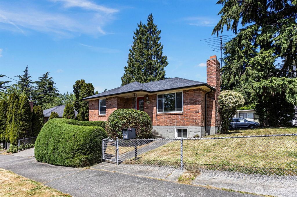 Photo of 1210 S Lucile Street, Seattle, WA 98108 (MLS # 2526834)