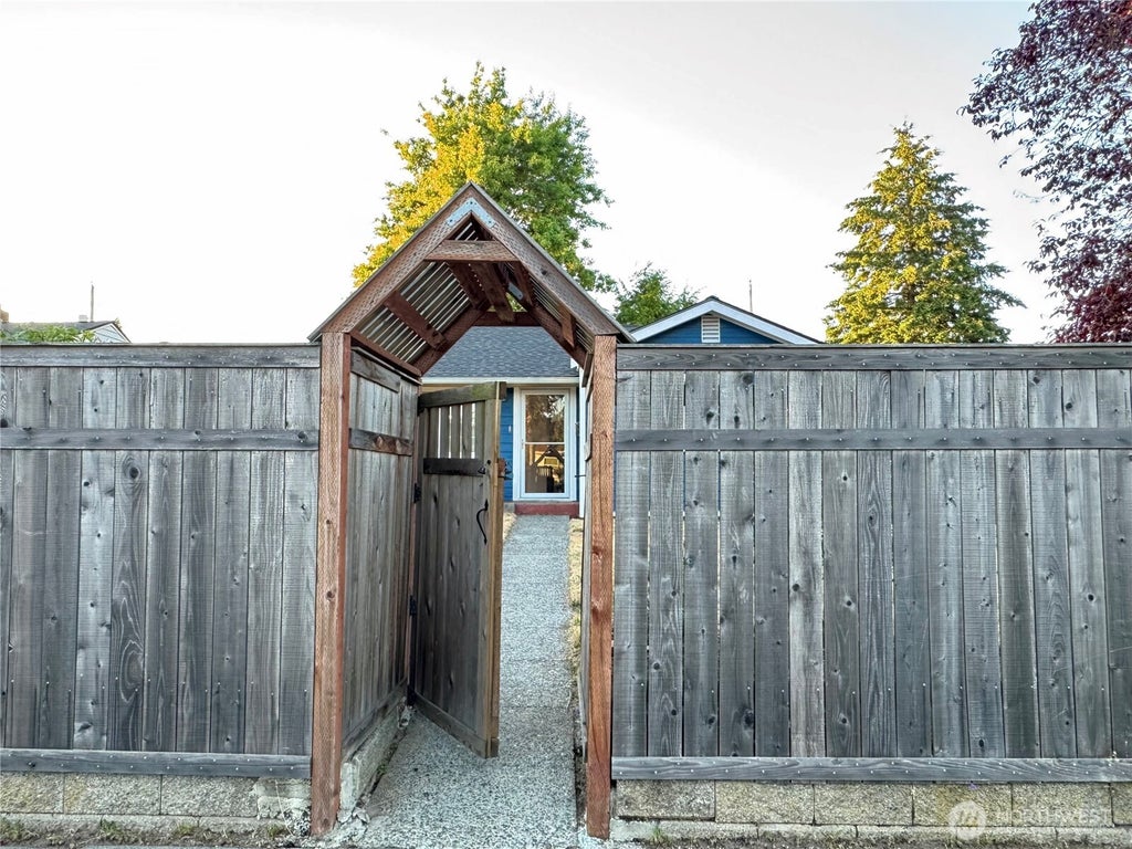 Photo of 5005 N 30th Street, Tacoma, WA 98407 (MLS # 2544458)