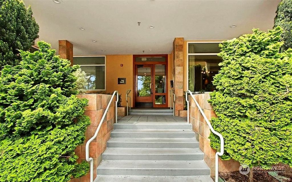 Photo of 108 2nd Avenue S #311, Kirkland, WA 98033 (MLS # 2142989)